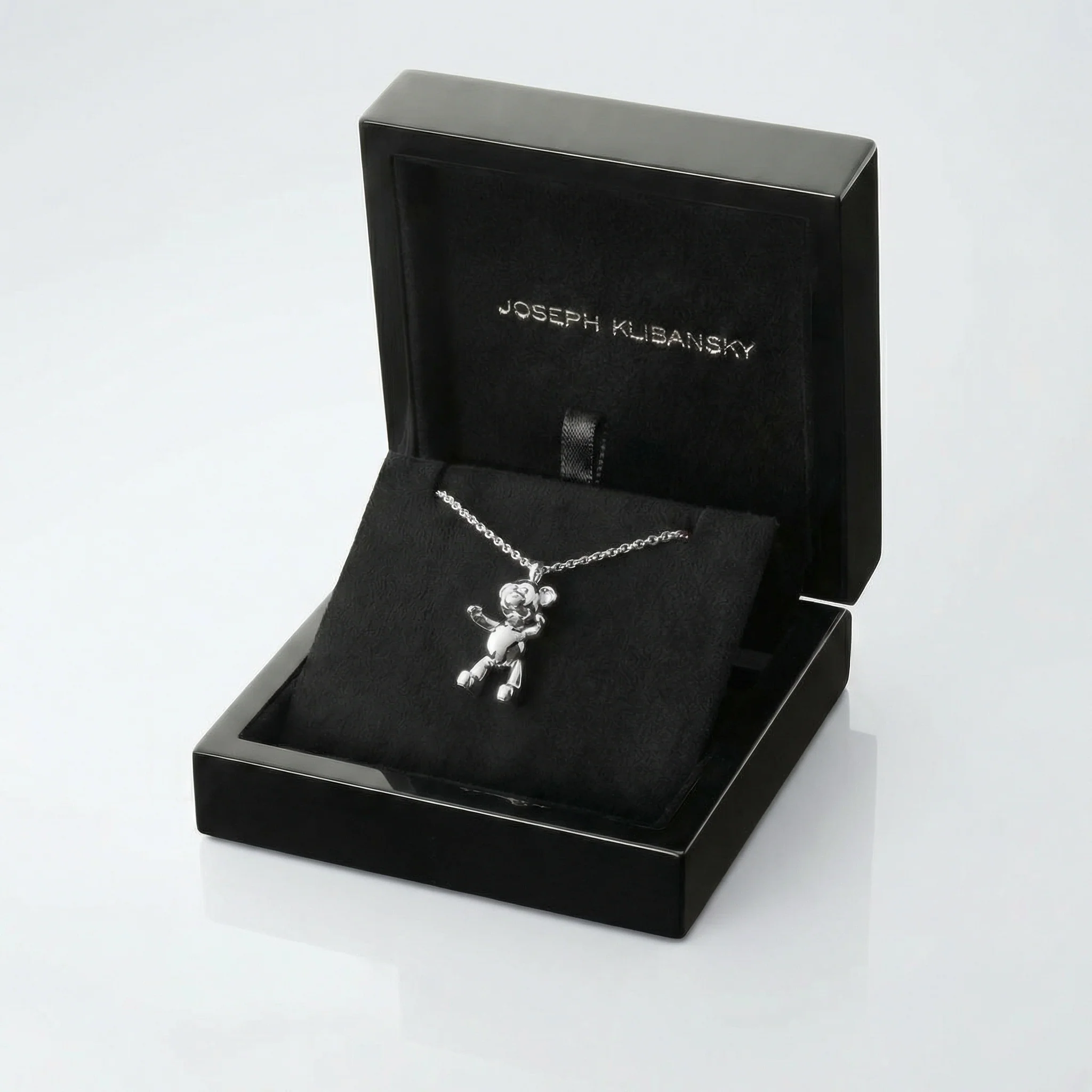 Bare Hug Necklace - White Gold, small (25 mm) - Image 9